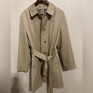 Burberry Women’s Heritage Trench coat